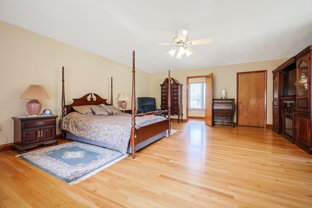 240 Smith St Property Photo 15