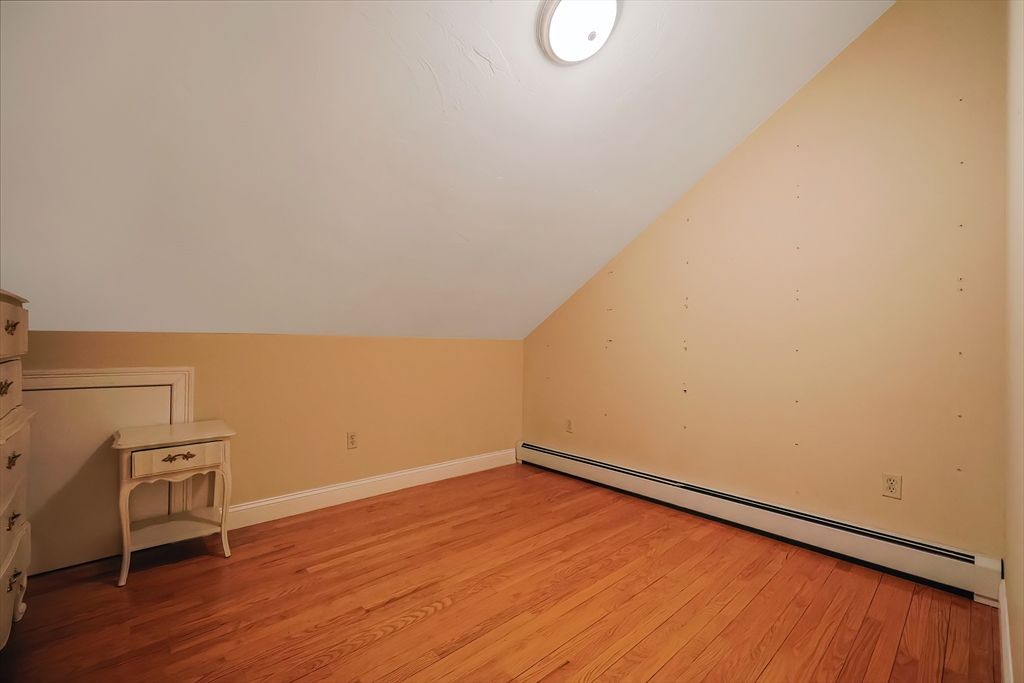 240 Smith St Property Photo 27
