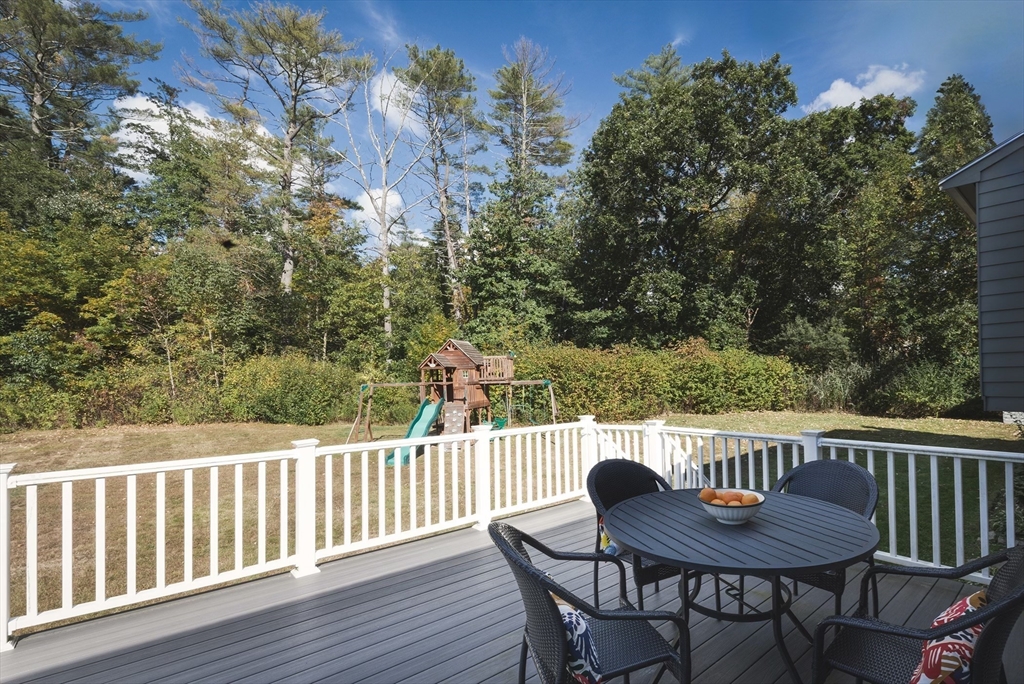 33 Mayflower Dr Property Photo 2