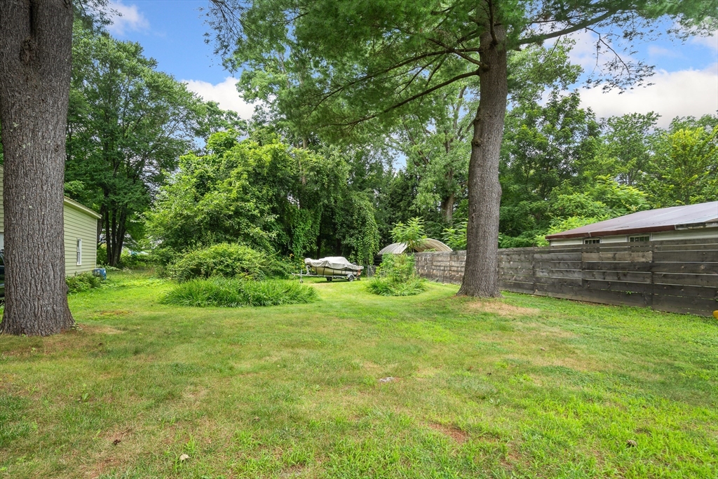 155 Riverside Dr Property Photo 4