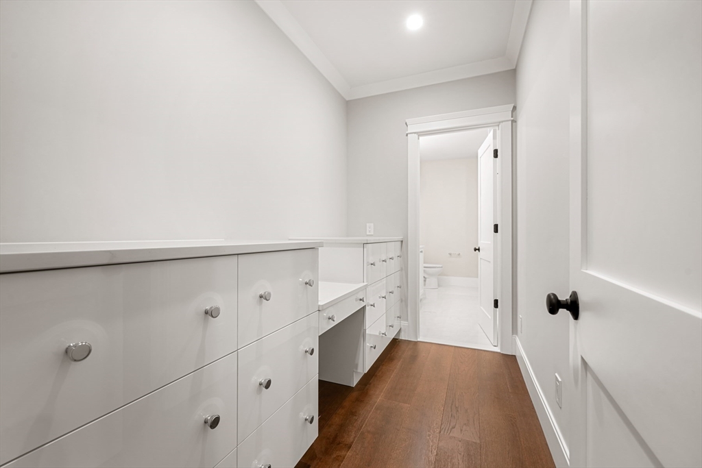 18 Wayside Court # 18 Property Photo 16