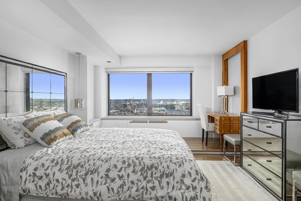 65 East India Row Property Photo 19