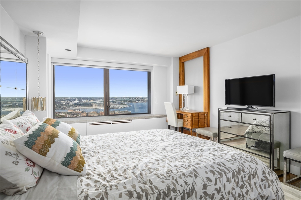 65 East India Row Property Photo 20