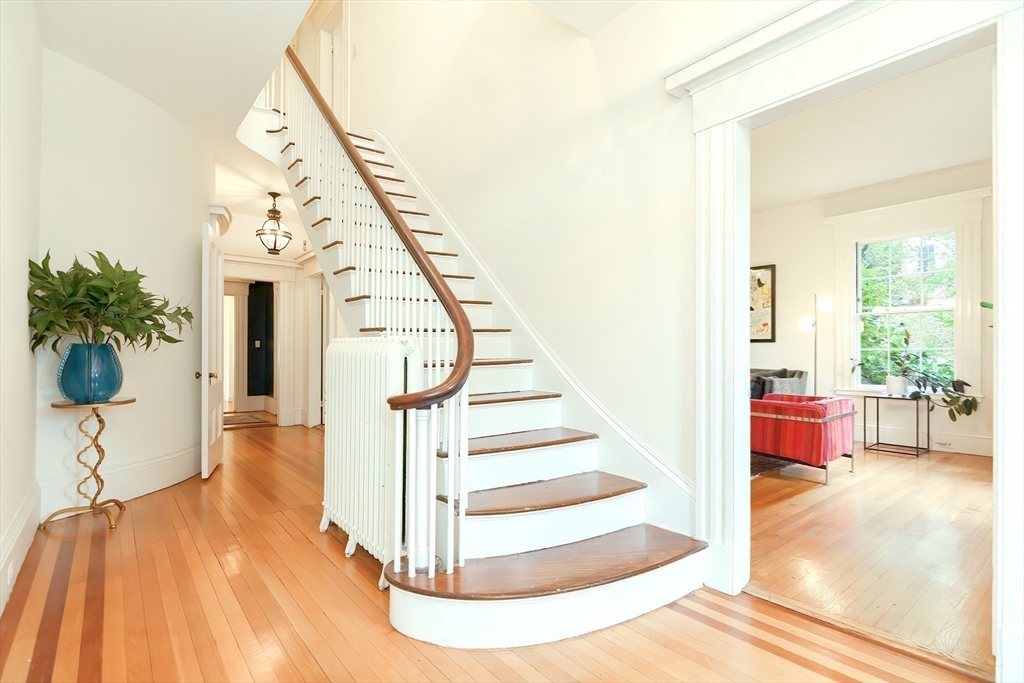 30 Somerset Property Photo 6