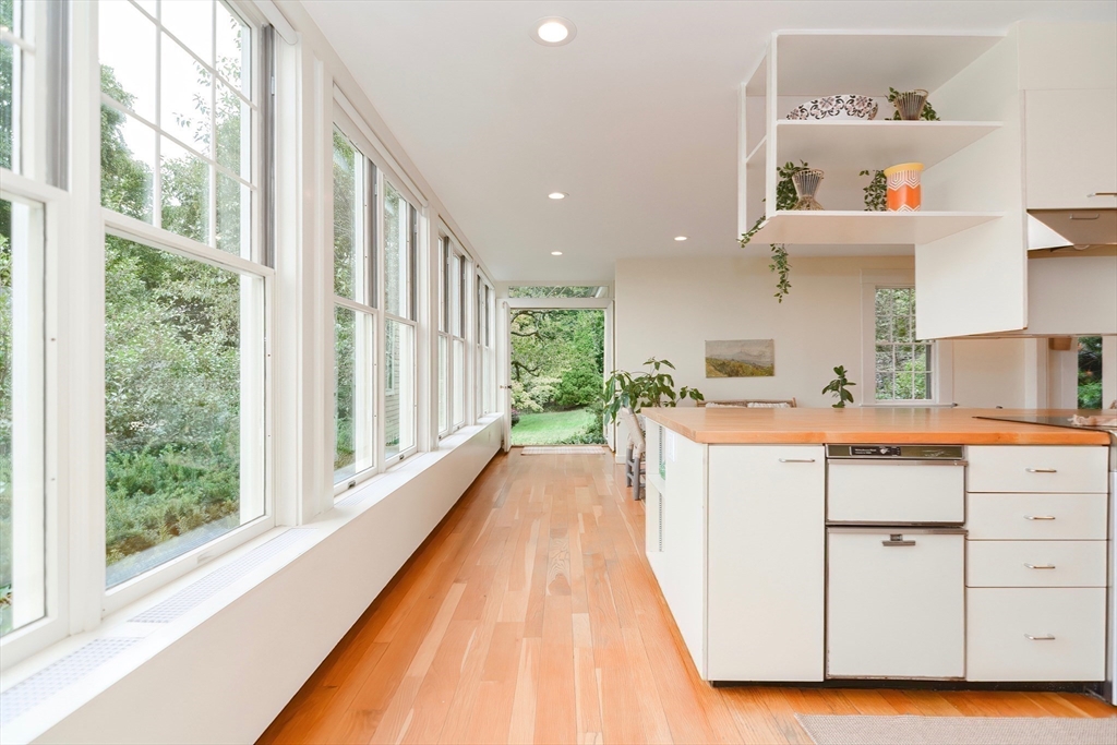30 Somerset Property Photo 16
