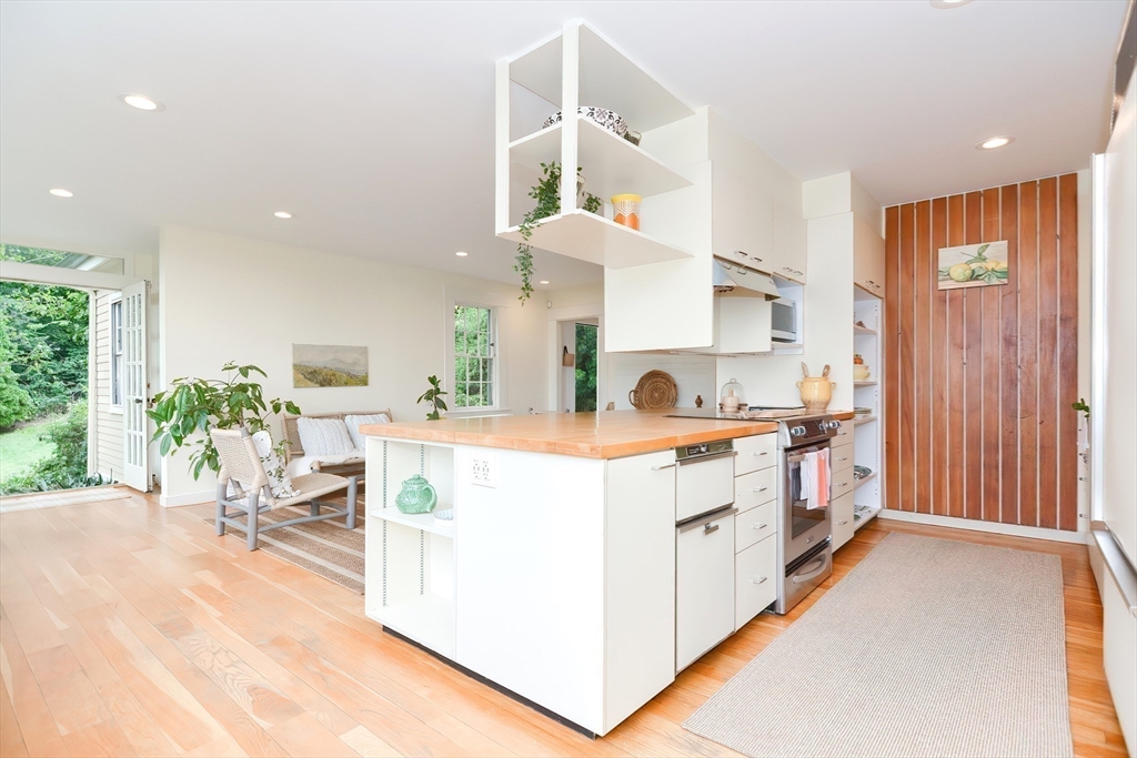 30 Somerset Property Photo 17