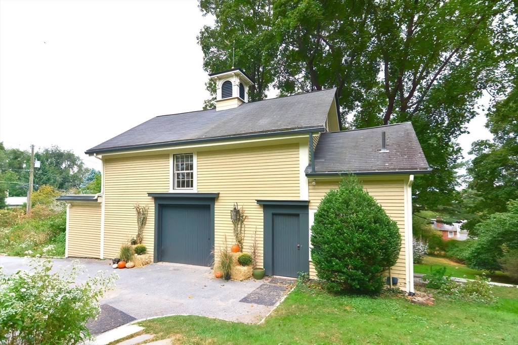 30 Somerset Property Photo 28