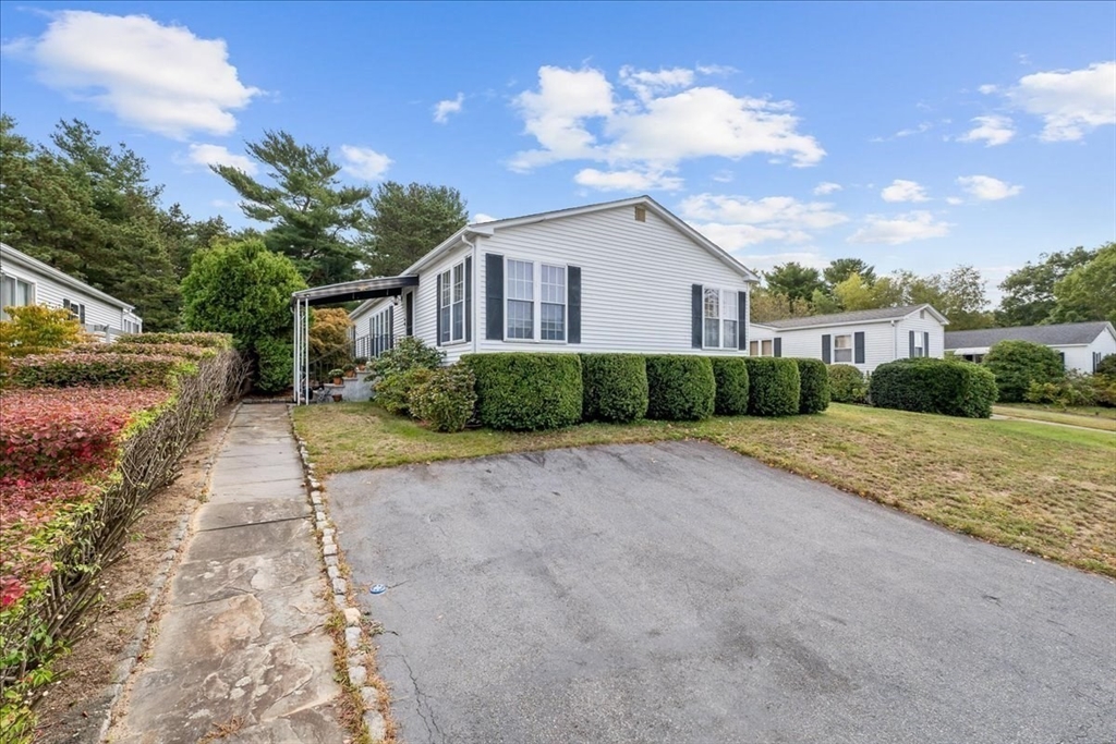 59 Pinehurst Dr. Property Photo 3
