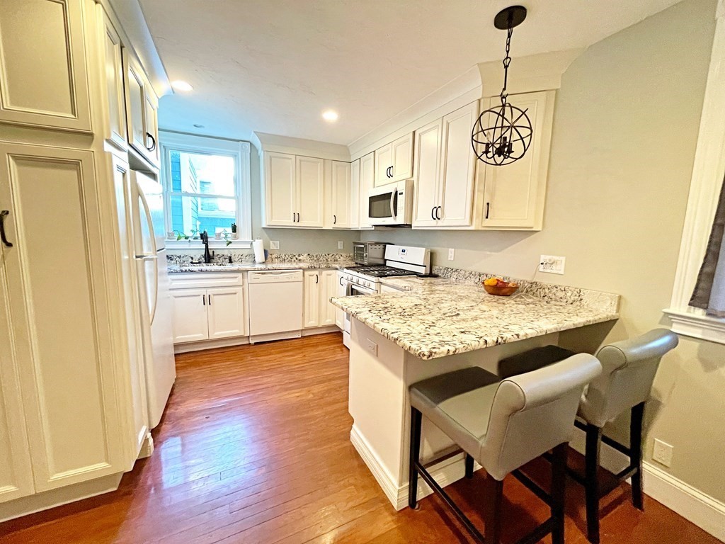40 W Eagle St # 1 Property Photo 1