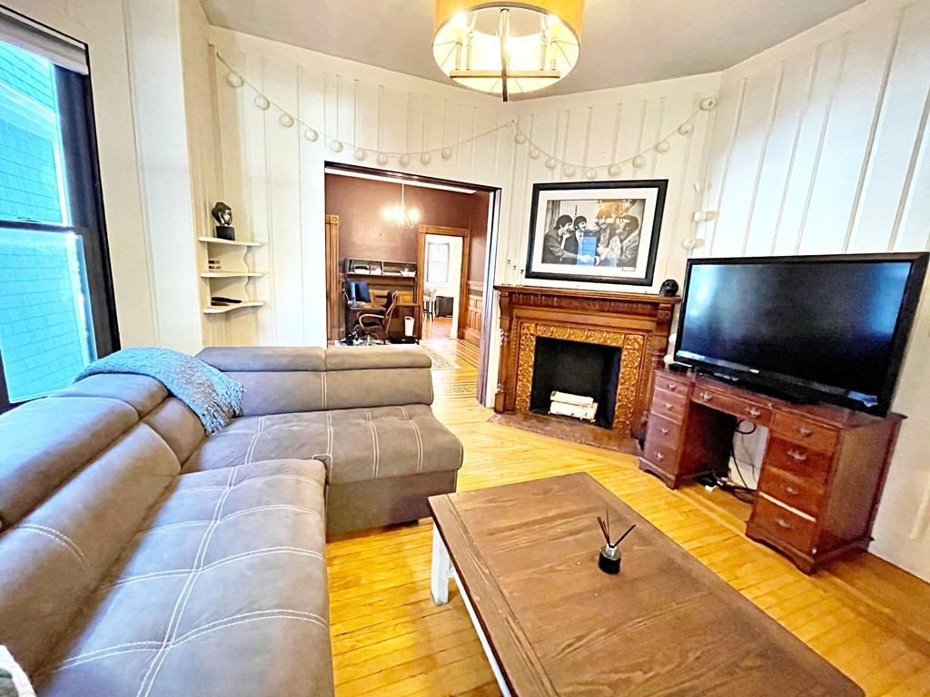 40 W Eagle St # 1 Property Photo 6