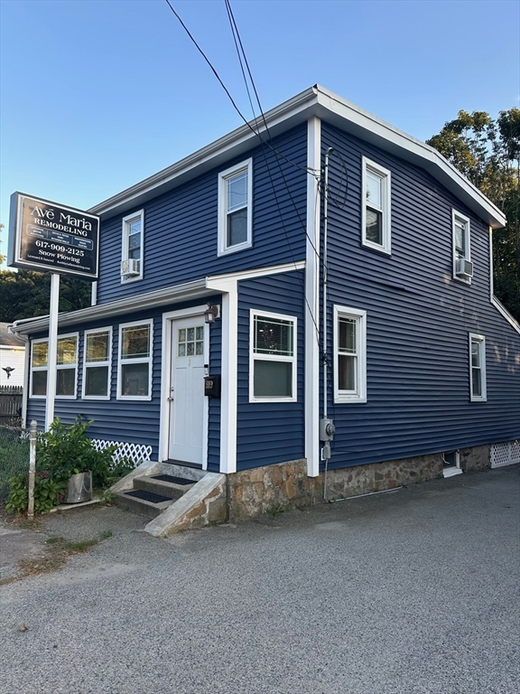 989 Washington St Property Photo 1