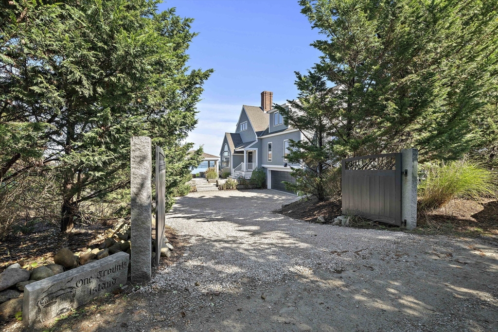1 Trouant's Island Property Photo 2