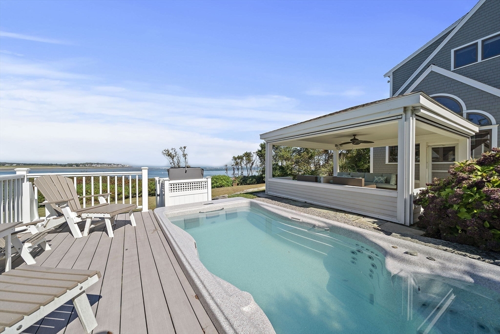 1 Trouant's Island Property Photo 8