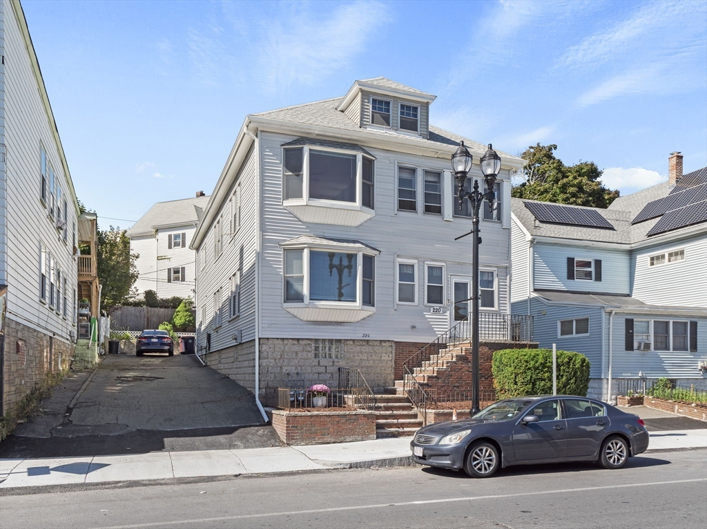 220 Ferry St Property Photo 3