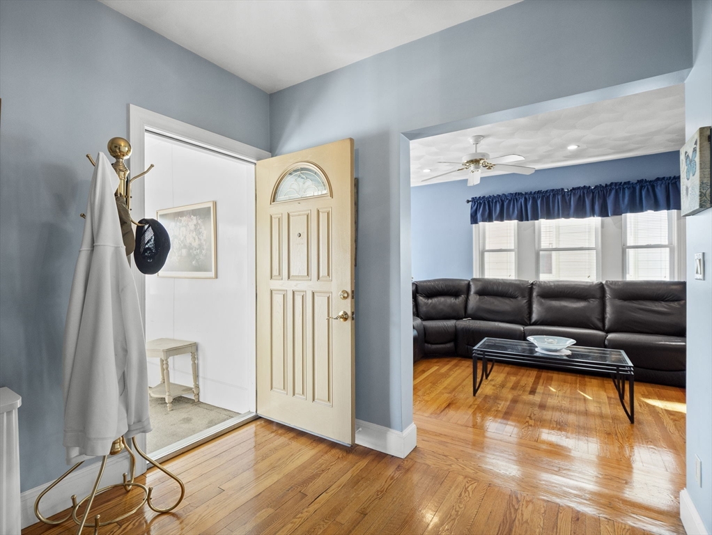 220 Ferry St Property Photo 4