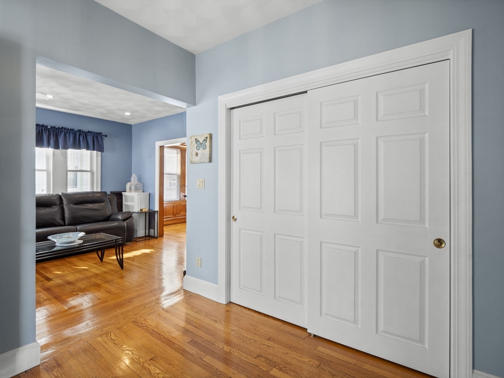 220 Ferry St Property Photo 5