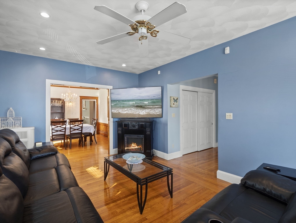 220 Ferry St Property Photo 6