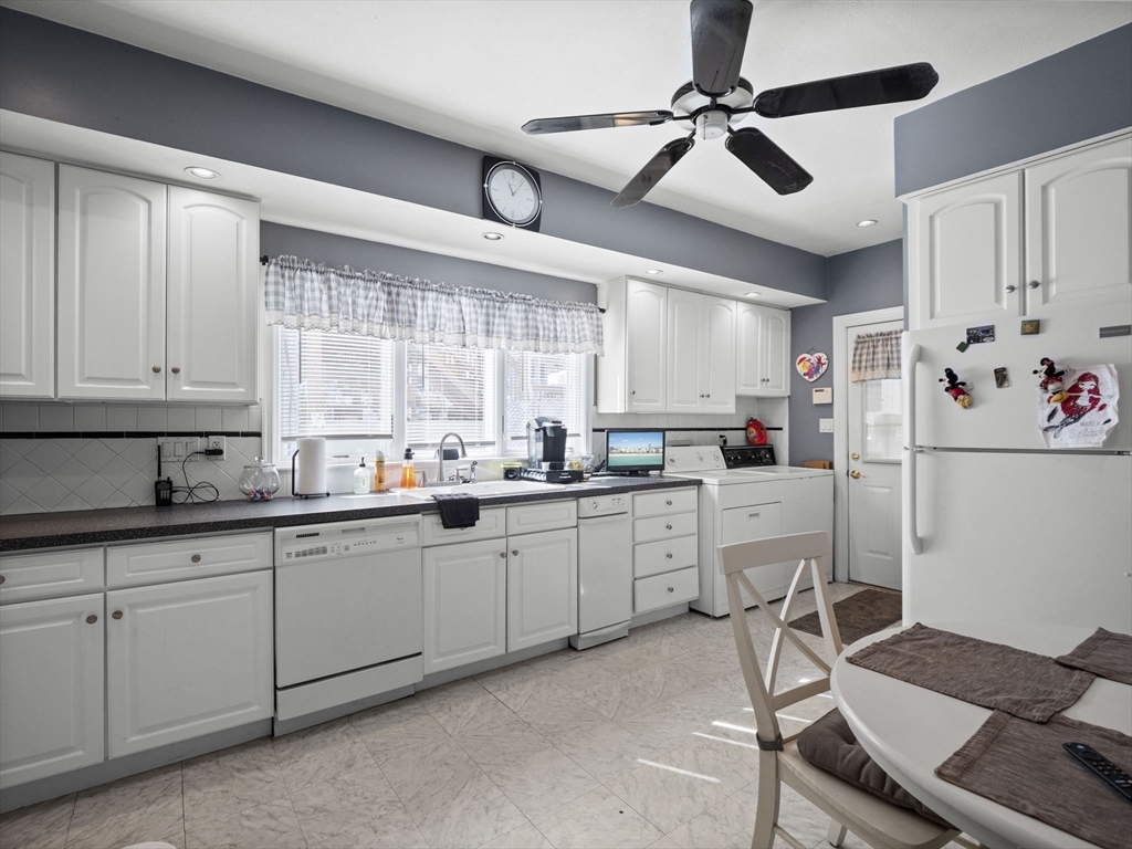 220 Ferry St Property Photo 14