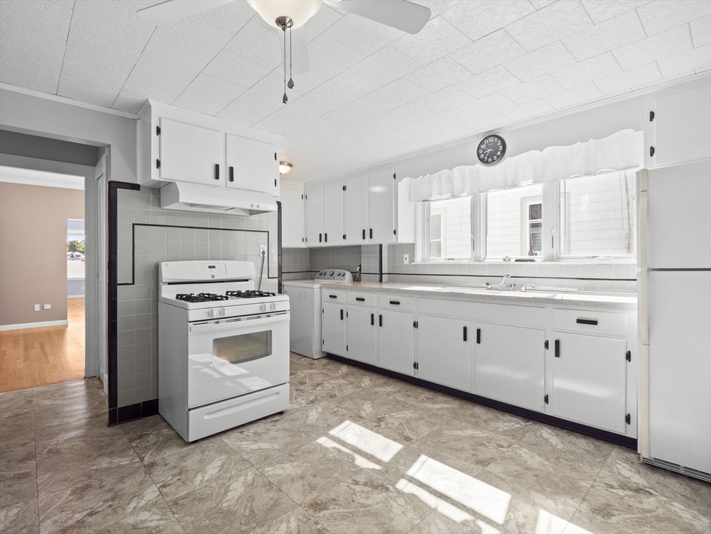 220 Ferry St Property Photo 23