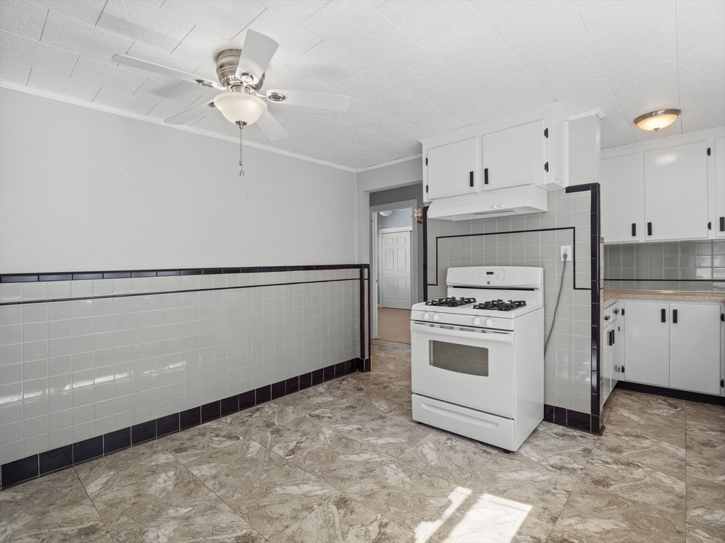 220 Ferry St Property Photo 24