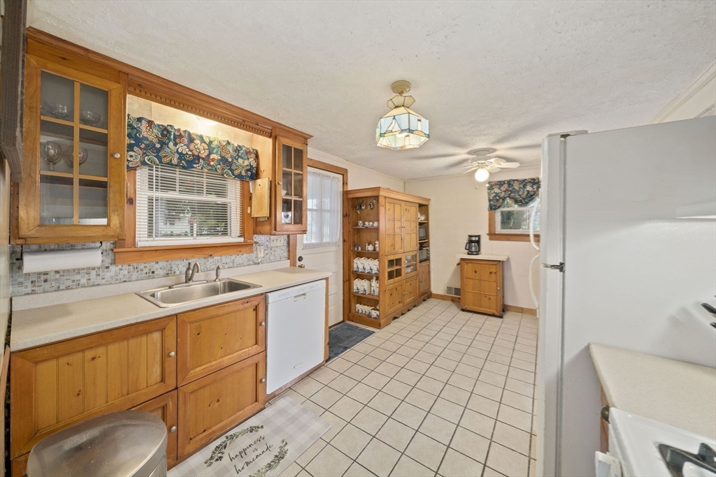 15 Broadmarsh Ave Property Photo 14