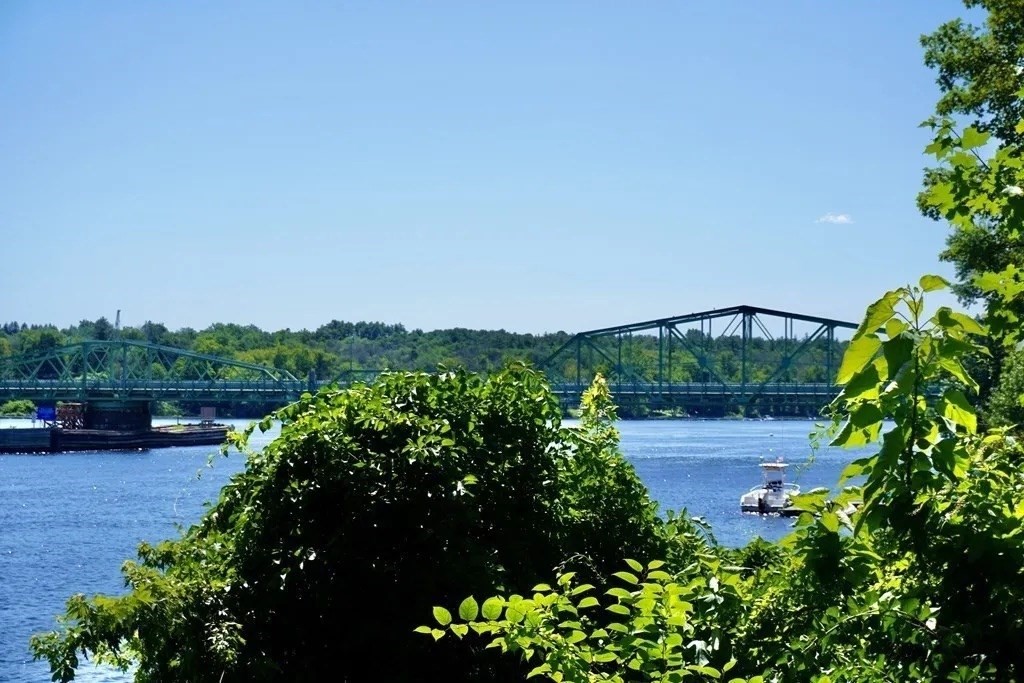 2 River Rd Property Photo