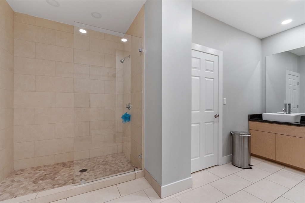 260-276 Lynnway Property Photo 17