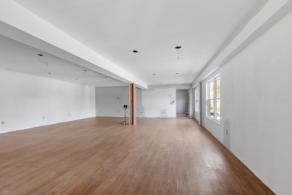 260-276 Lynnway Property Photo 19