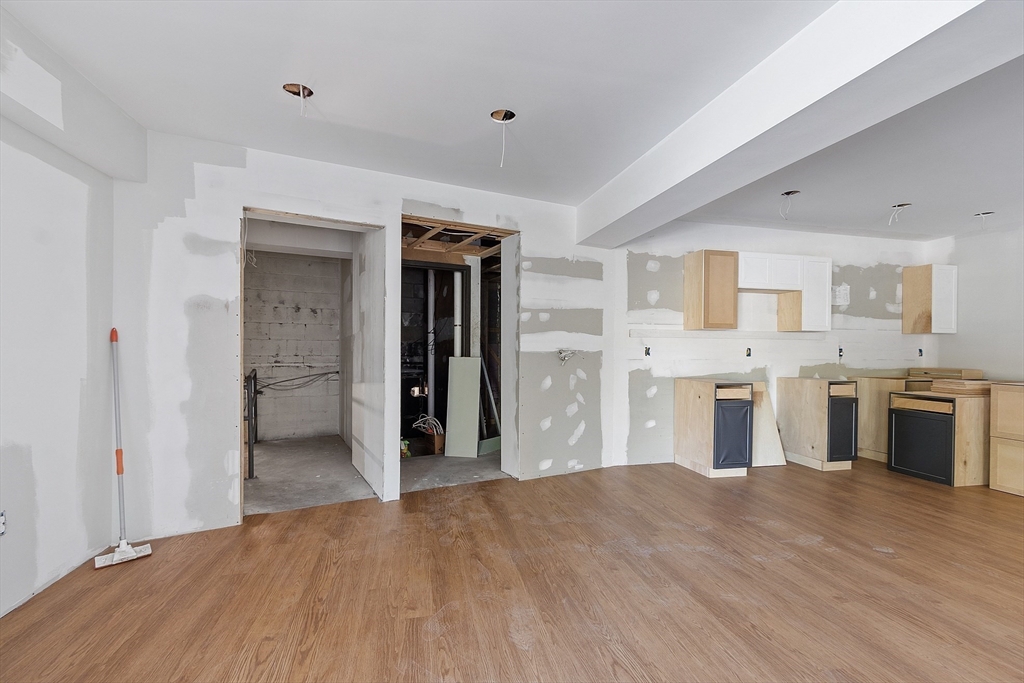 260-276 Lynnway Property Photo 32