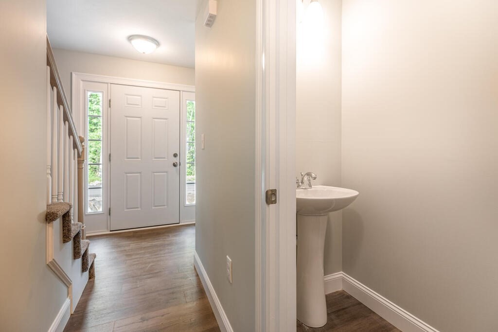 18 Pine Hill Way # A Property Photo 15
