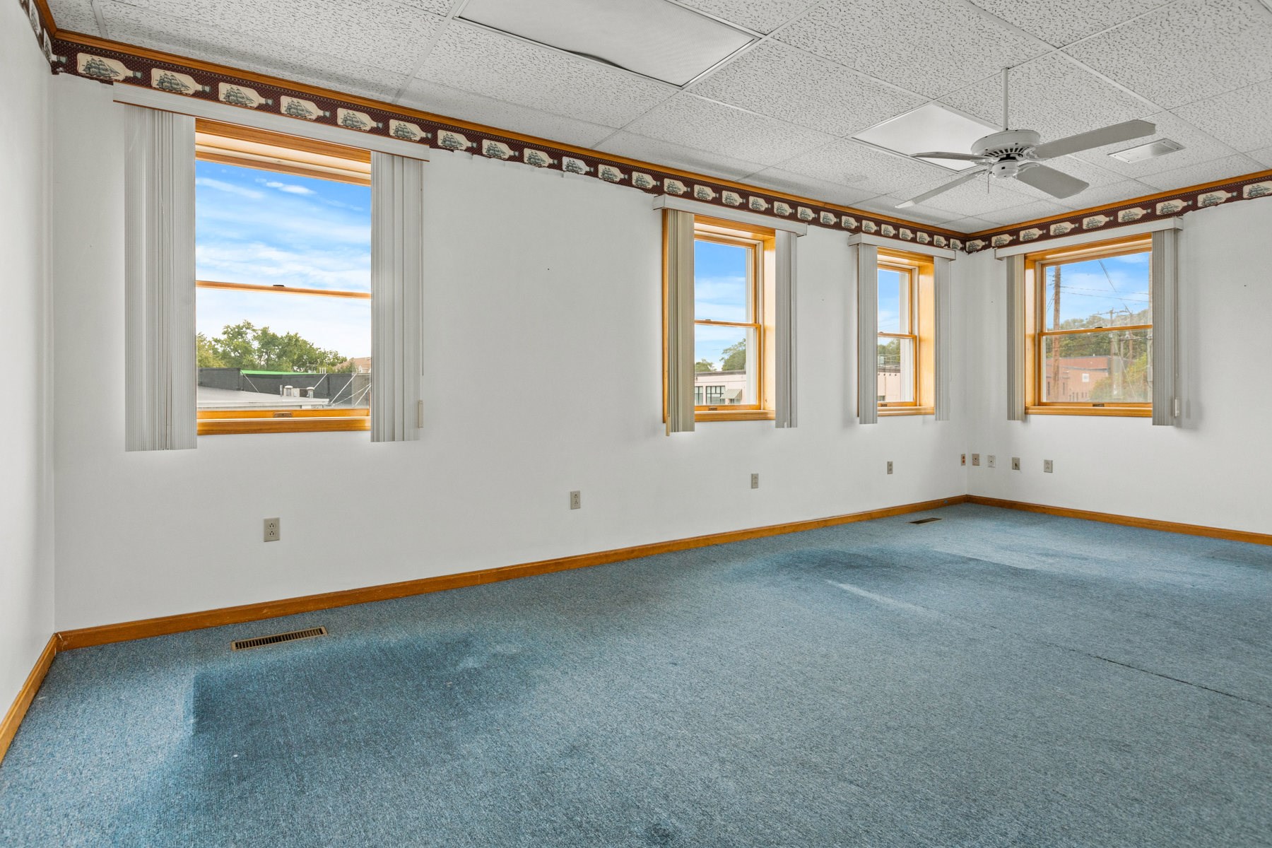 500 Maplewood Ave # A Property Photo 5