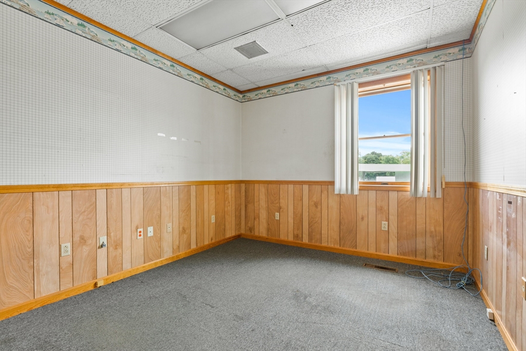 500 Maplewood Ave # A Property Photo 6