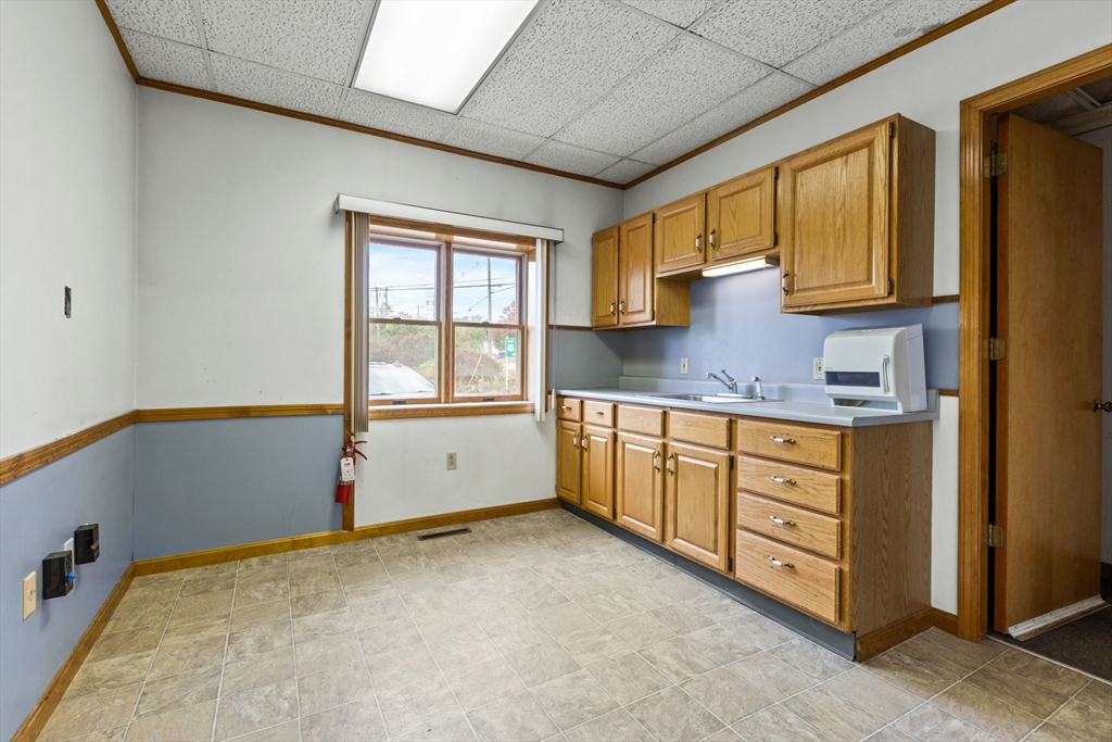 500 Maplewood Ave # A Property Photo 12