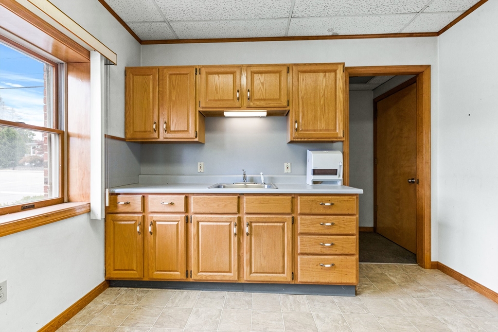500 Maplewood Ave # A Property Photo 13