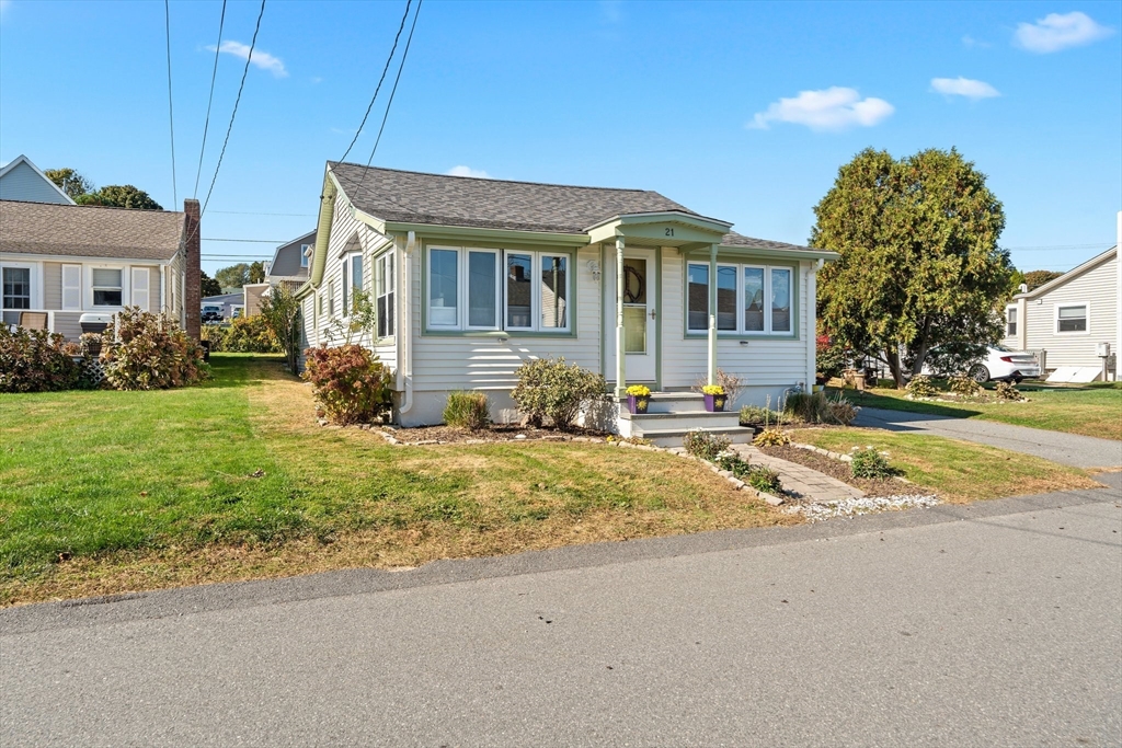21 Aquidneck Ave Property Photo 4