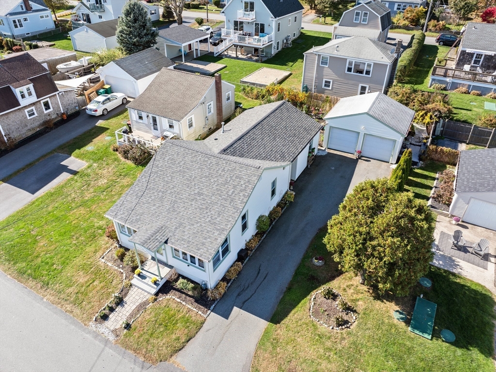 21 Aquidneck Ave Property Photo 11