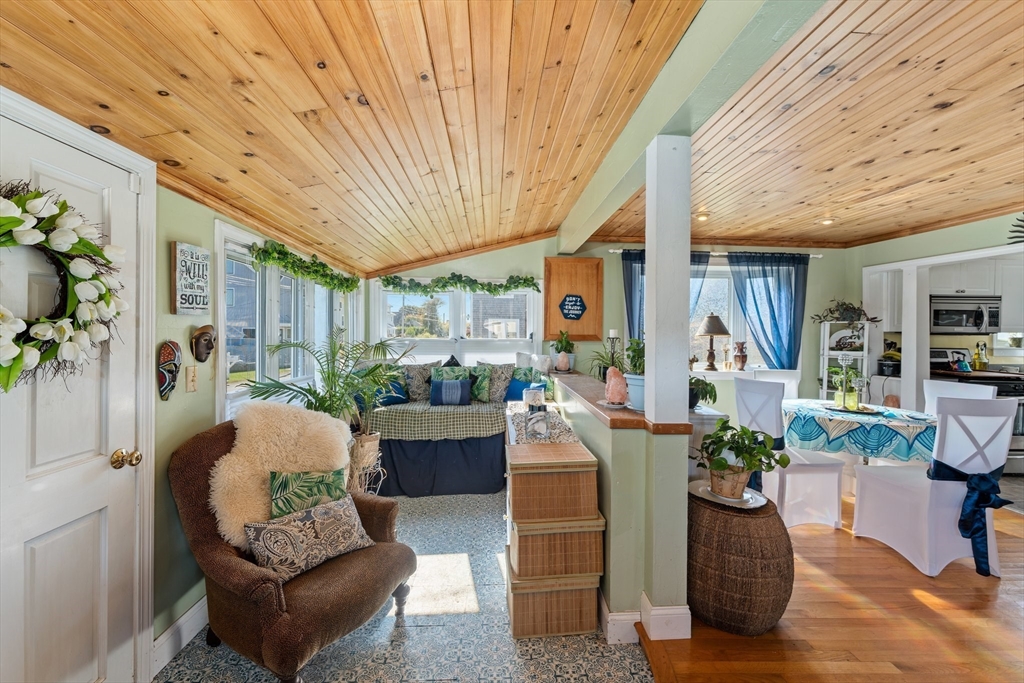 21 Aquidneck Ave Property Photo 24