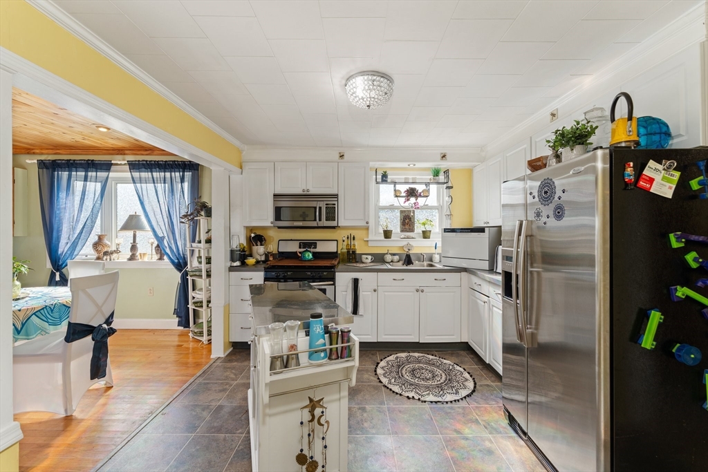 21 Aquidneck Ave Property Photo 27