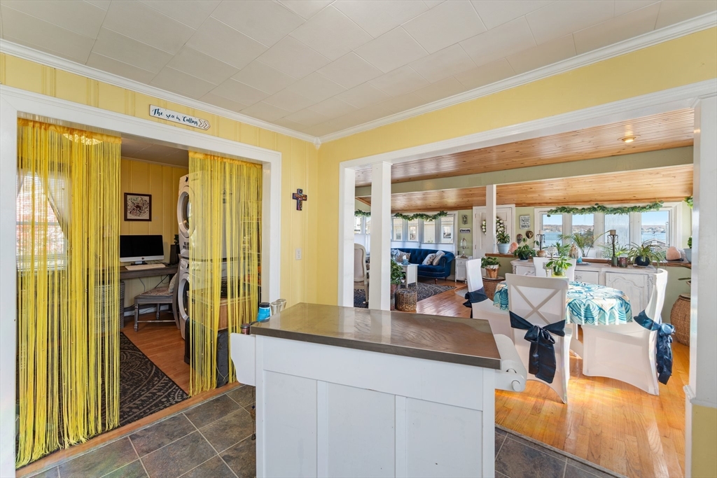 21 Aquidneck Ave Property Photo 29