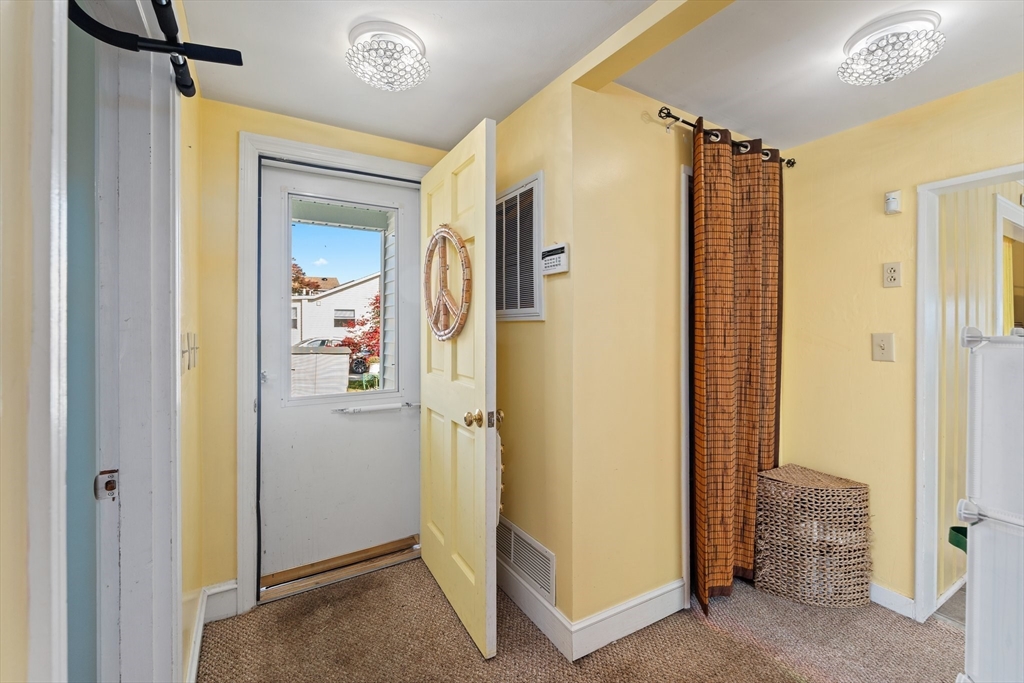 21 Aquidneck Ave Property Photo 38