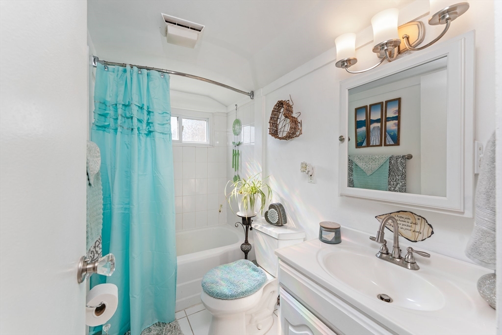 21 Aquidneck Ave Property Photo 39
