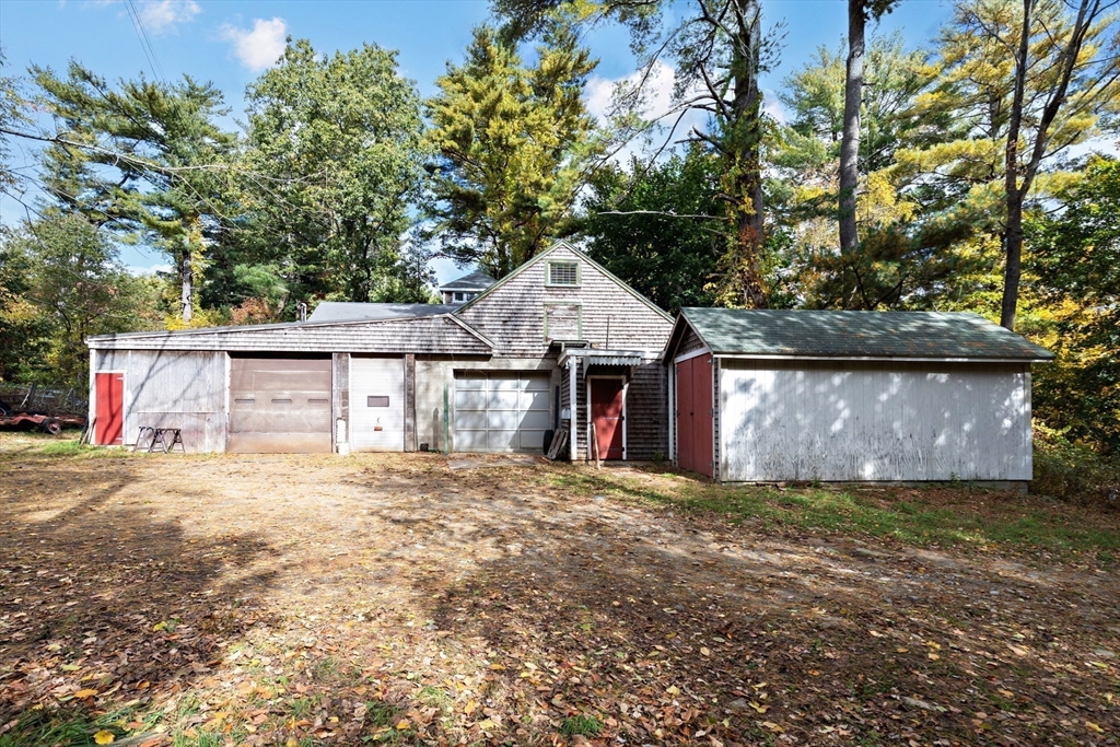 58 W Elm St Property Photo 15
