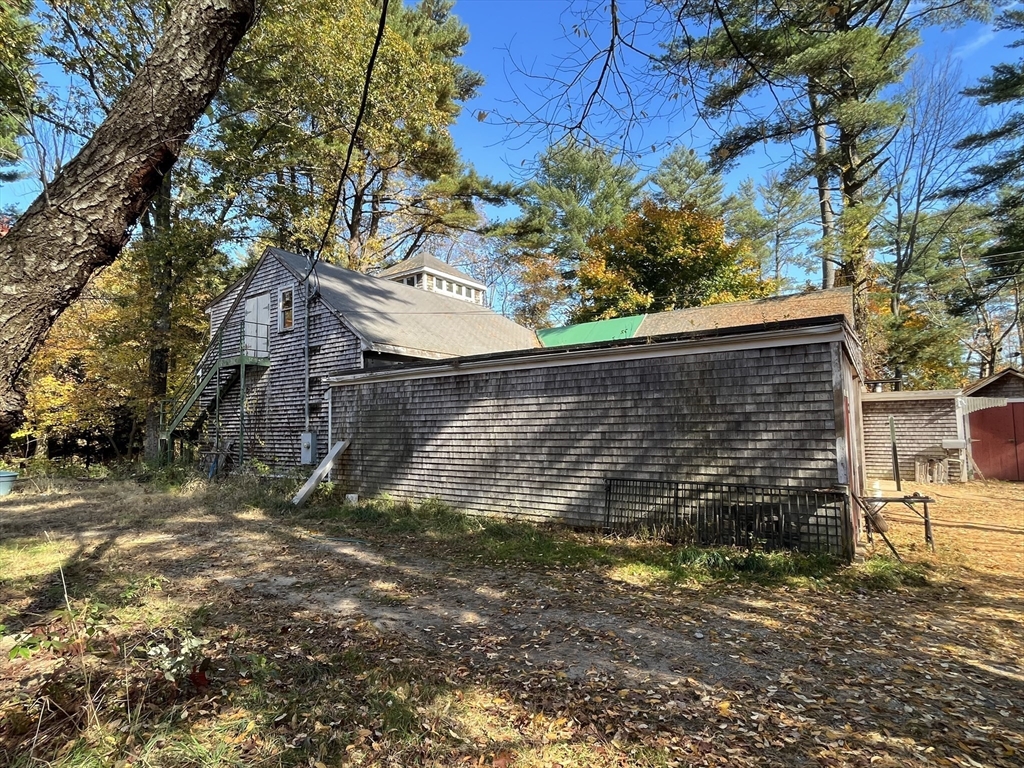 58 W Elm St Property Photo 17