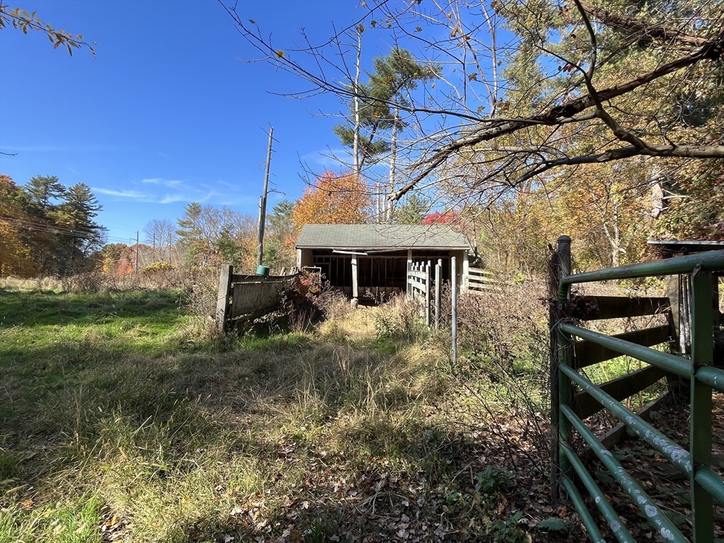 58 W Elm St Property Photo 19