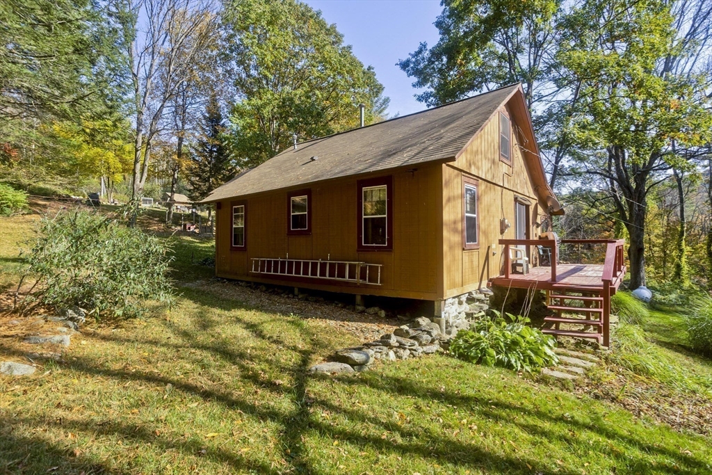 134 Indian Hollow Rd Property Photo 3