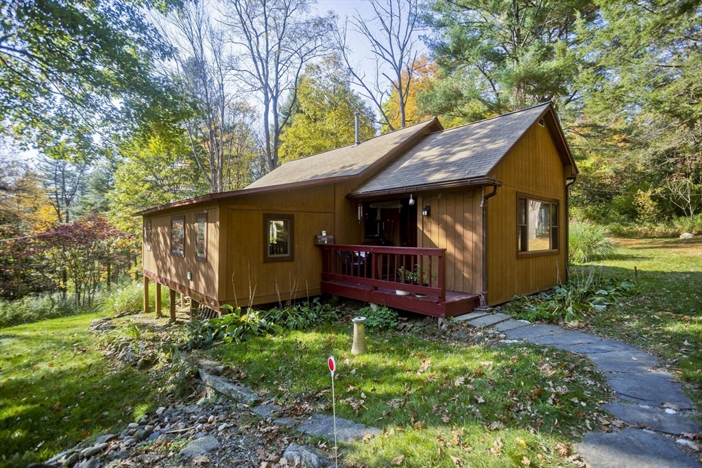 134 Indian Hollow Rd Property Photo 4