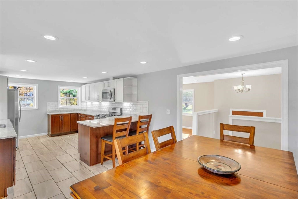 531 Old North Road Property Photo 12