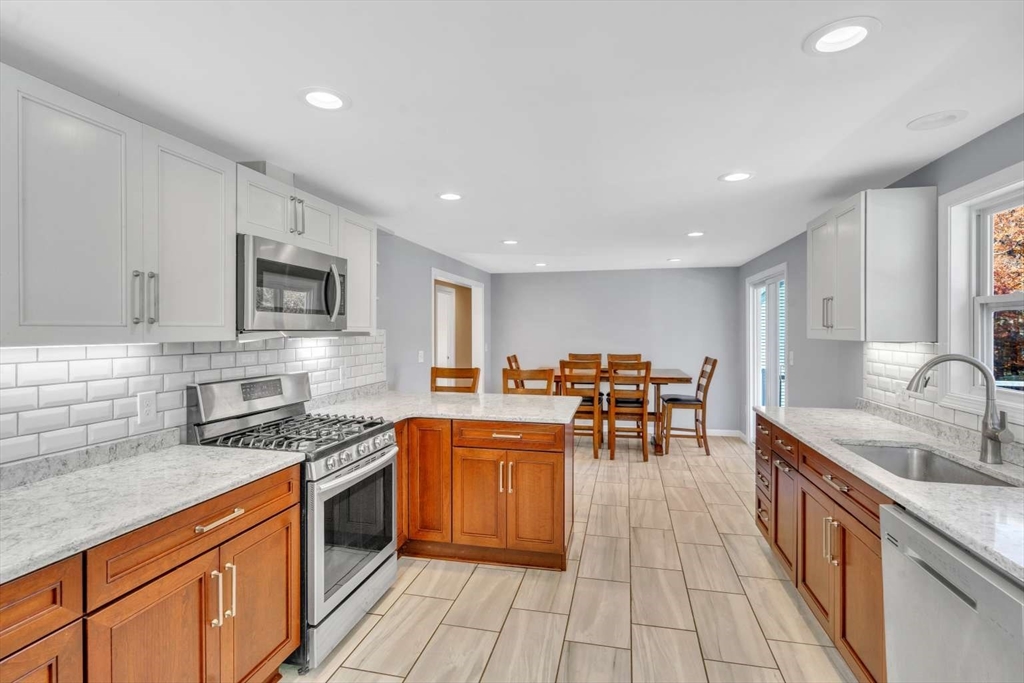 531 Old North Road Property Photo 14
