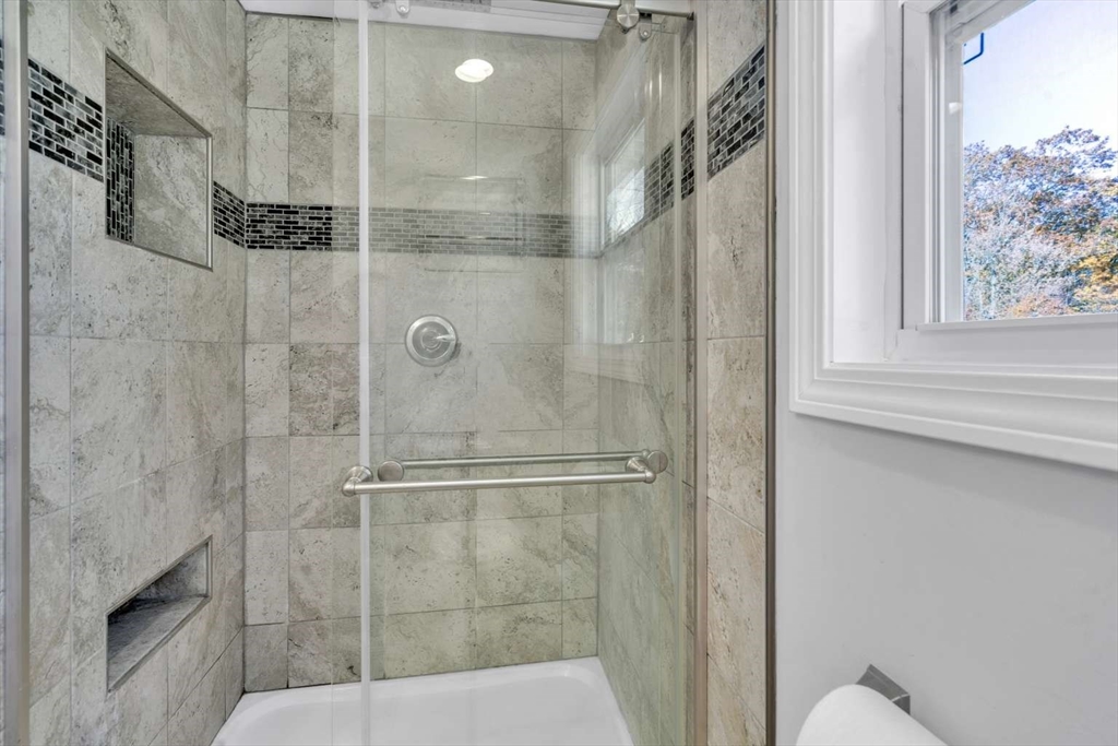 531 Old North Road Property Photo 27