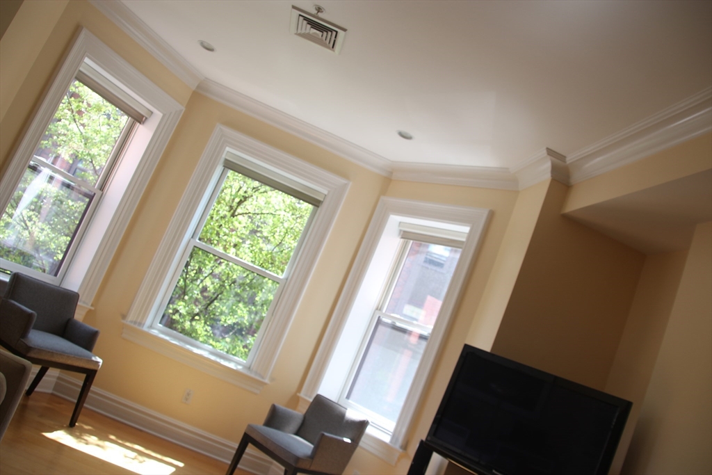 556 Columbus Avenue # 2a Property Photo 5